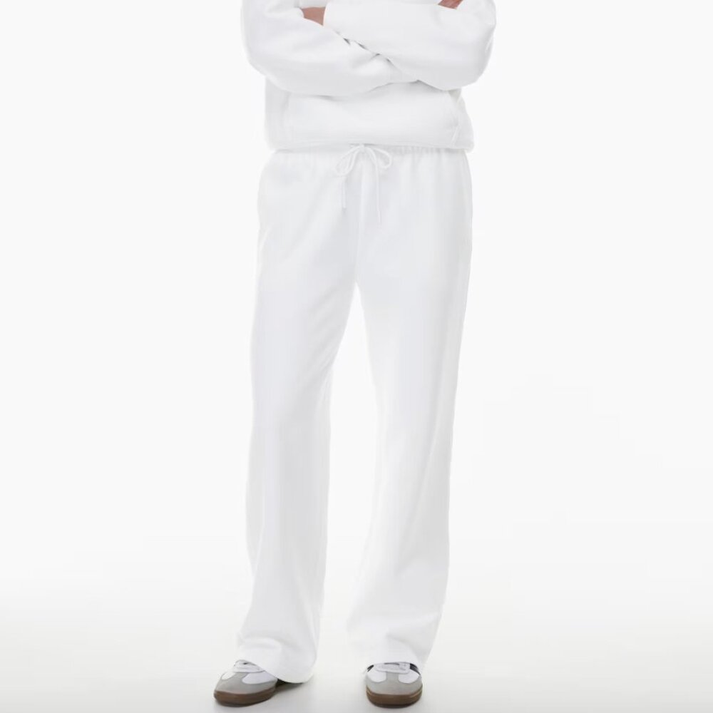 Aritzia Cozy Fleece Boyfriend Basic Wide Sweatpant in White Size L